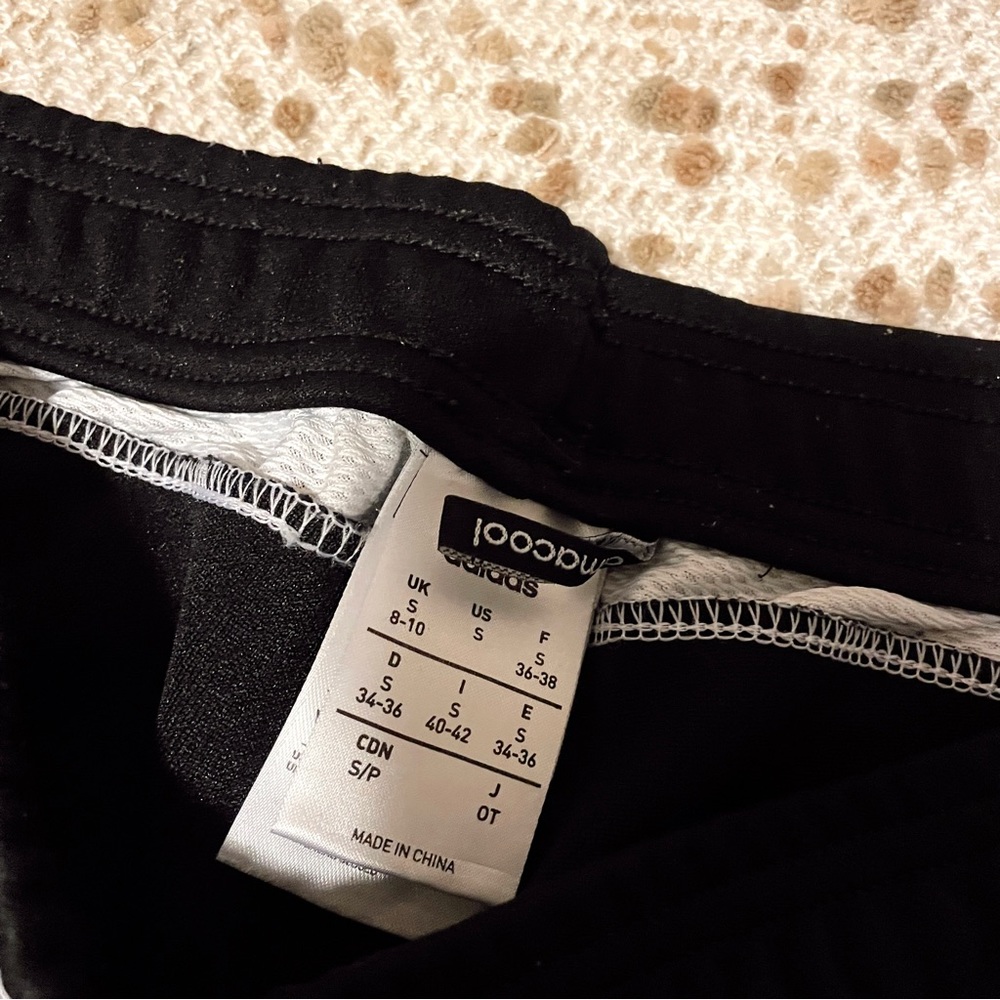 Adidas joggers - Picture 3 of 7